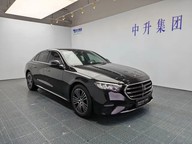 Mercedes-Benz E-Class — Фото автомобиля 3