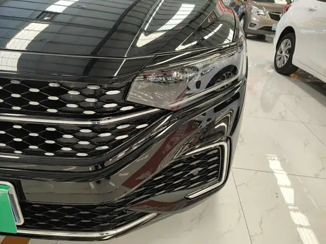 Volkswagen Passat — Фото автомобиля 23