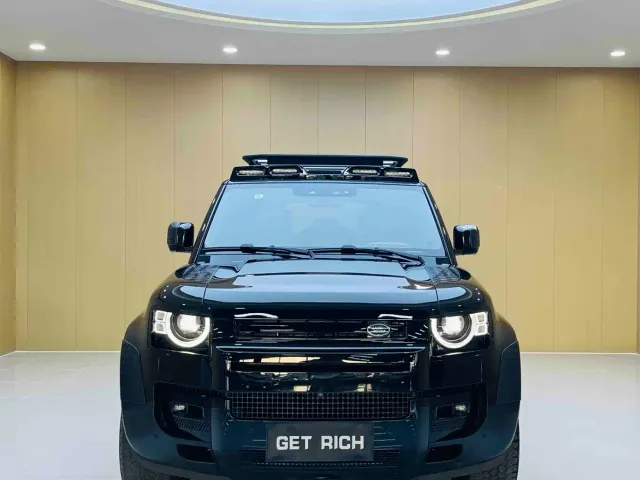 Land Rover Defender — Фото автомобиля 2