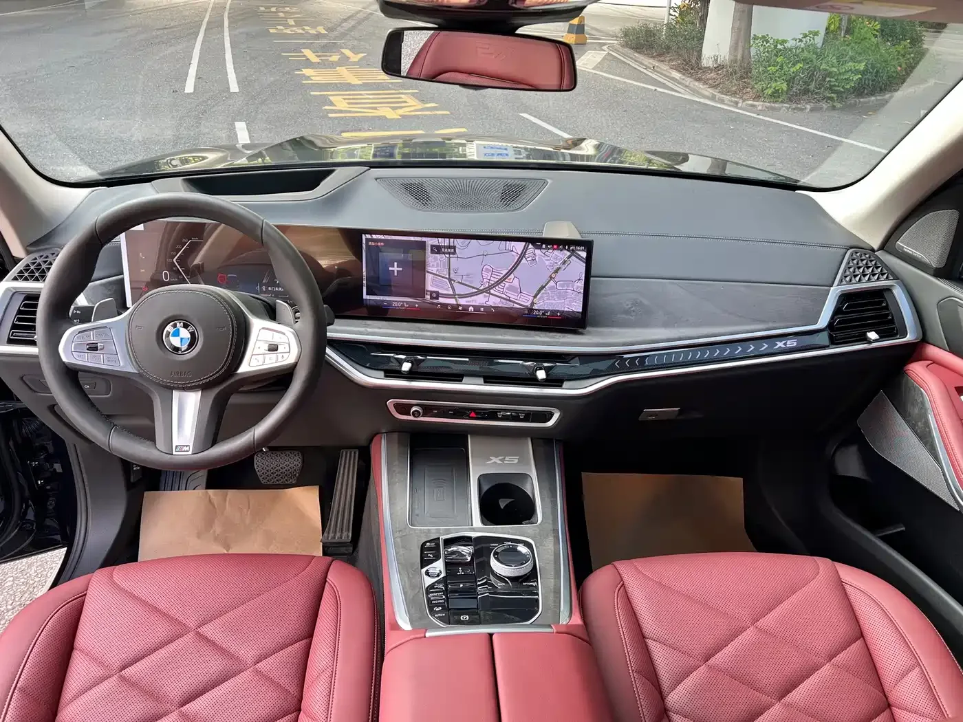BMW BMW X5 2025 Model xDrive 30Li Exclusive M Sport Blackout Package — Фото автомобиля 8