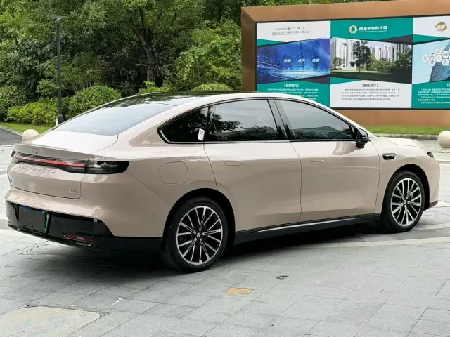 Leapmotor B01 — Фото автомобиля 5
