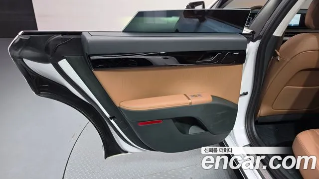 Hyundai Grandeur GN7 — Фото автомобиля 14