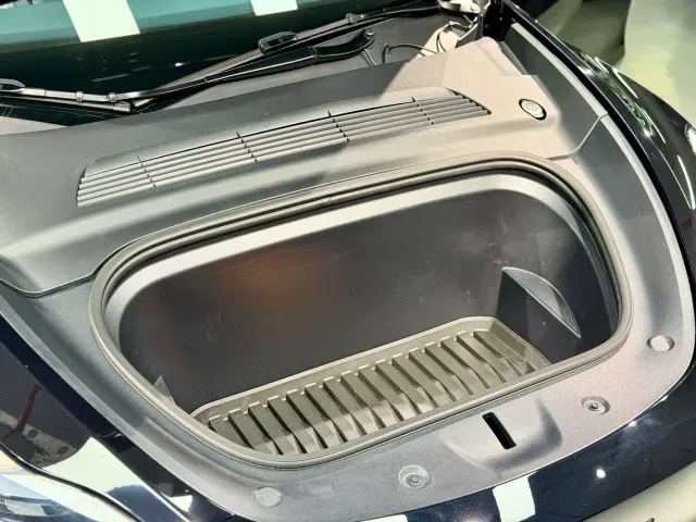 Tesla Model Y — Фото автомобиля 17