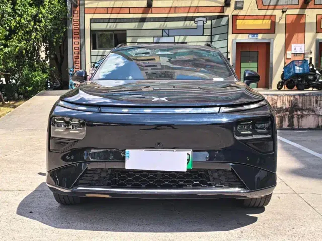 Xpeng G9 — Фото автомобиля 2