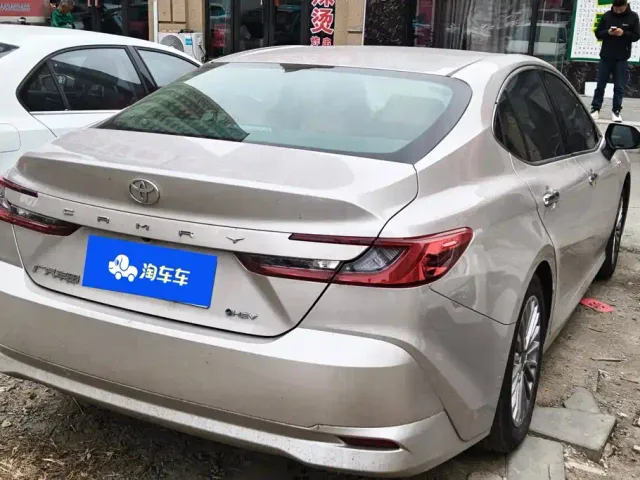 Toyota Camry — Фото автомобиля 3