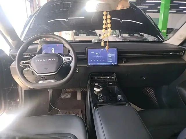 Wuling Starlight — Фото автомобиля 9