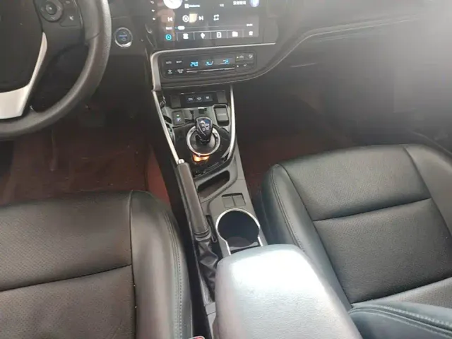 Toyota Corolla Twin Engine E+ — Фото автомобиля 13
