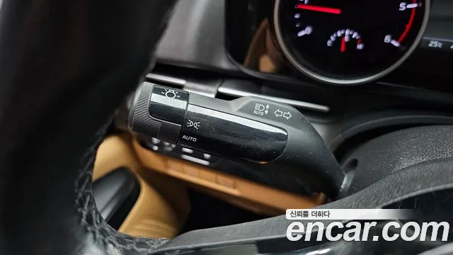 Kia Canival — Фото автомобиля 29