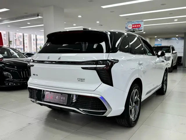 Hongqi HS3 PHEV — Фото автомобиля 11