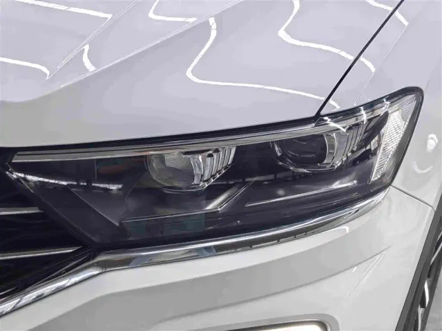 Volkswagen T-Roc — Фото автомобиля 9