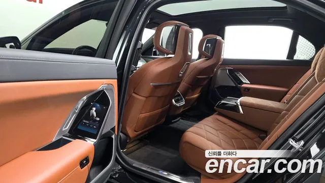 BMW 7-Series 7 серия (G70) 740i xDrive M Sport Limited — Фото автомобиля 11