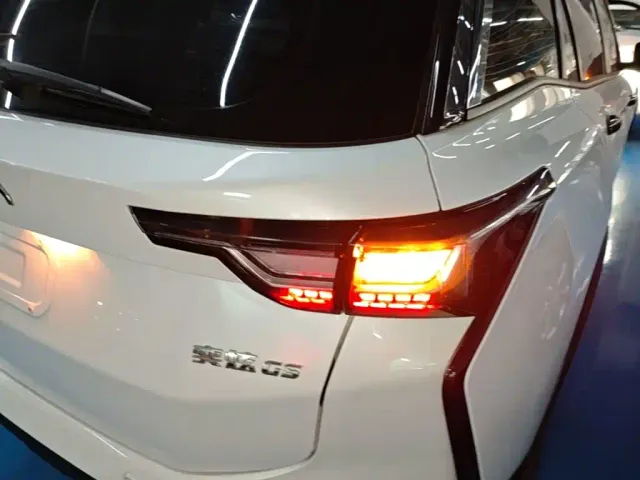 Dongfeng Yixuan GS — Фото автомобиля 7