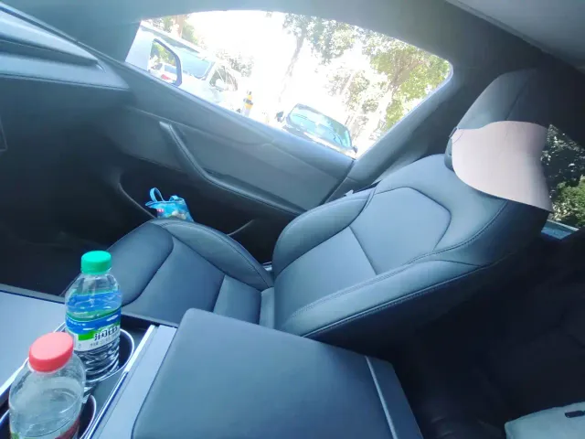 Tesla Model Y — Фото автомобиля 9