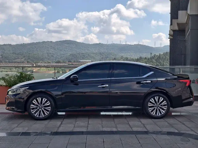 Nissan Teana — Фото автомобиля 20