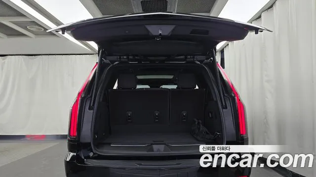 Cadillac Escalade 5th Gen — Фото автомобиля 23