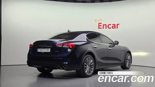 Maserati Ghibli — Фото автомобиля 2