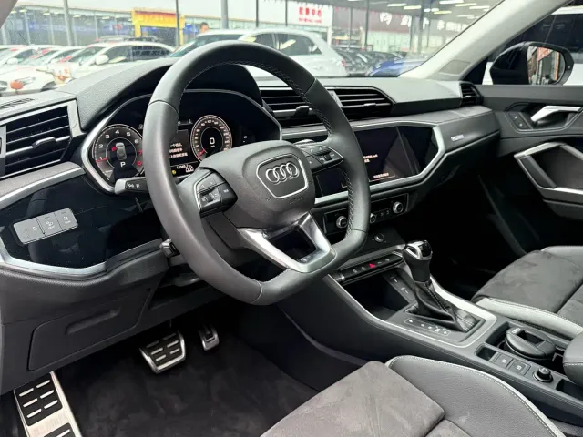Audi Q3 — Фото автомобиля 9