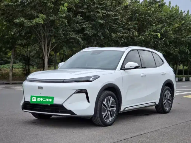 Фотография автомобиля — Geely Galaxy Starship 7 EM-i
