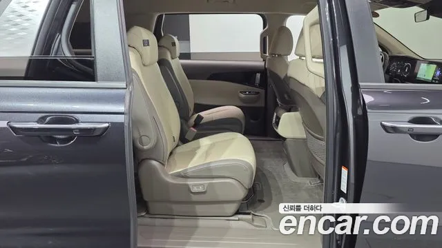 Kia Carnival Generation 4 — Фото автомобиля 17