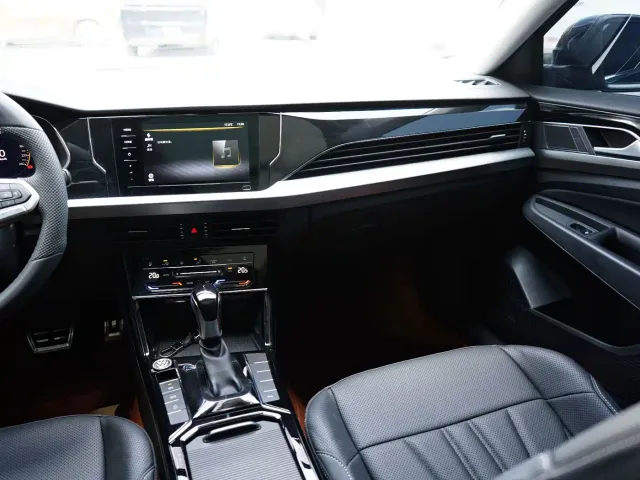 Volkswagen Passat — Фото автомобиля 19