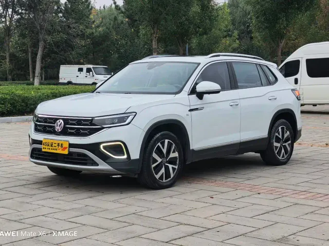 Фотография автомобиля — Volkswagen Tayron
