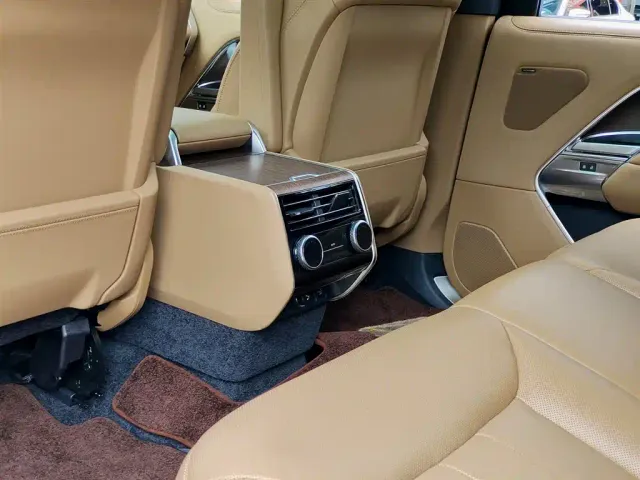 Land Rover Range Rover — Фото автомобиля 9