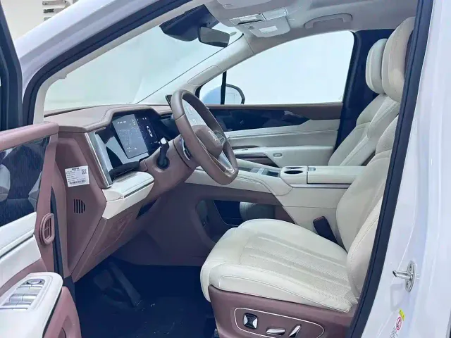 BYD Xia — Фото автомобиля 4