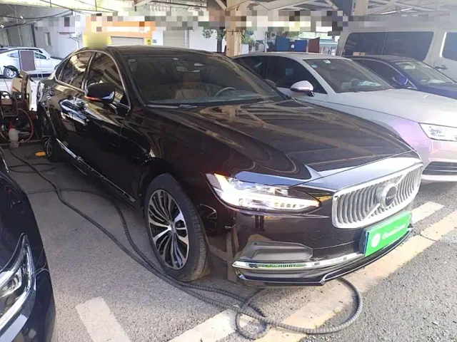 Volvo S90 — Фото автомобиля 3