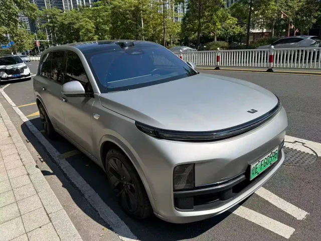 Li Auto L9 — Фото автомобиля 2