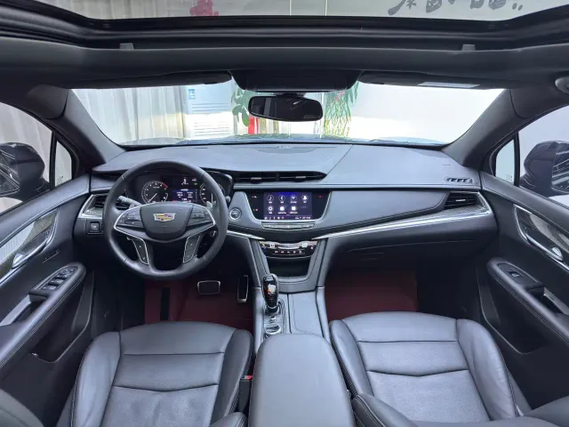 Cadillac XT5 — Фото автомобиля 4