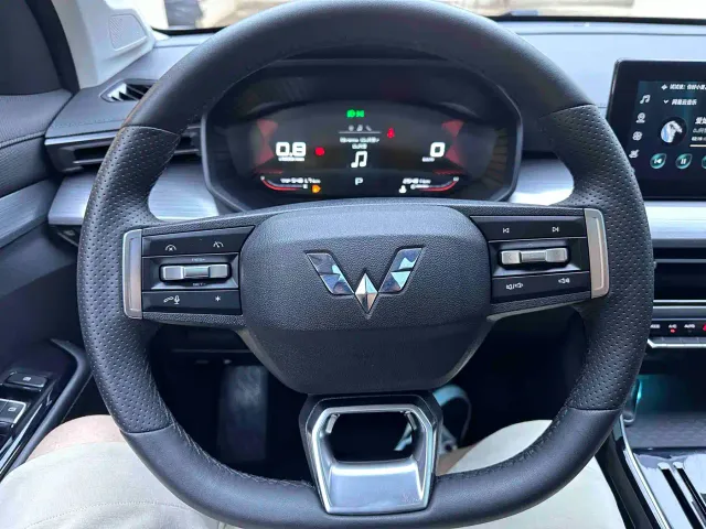 Wuling Asta — Фото автомобиля 14