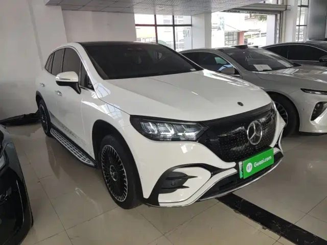 Mercedes-Benz EQE SUV — Фото автомобиля 3