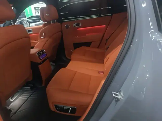 Li Auto L7 — Фото автомобиля 16