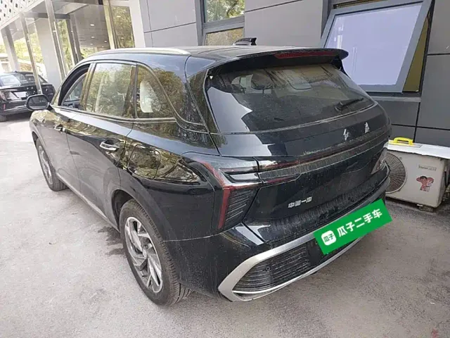 Hongqi HS3 PHEV — Фото автомобиля 4