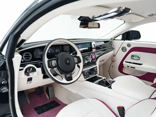 Rolls-Royce Spectre — Фото автомобиля 11
