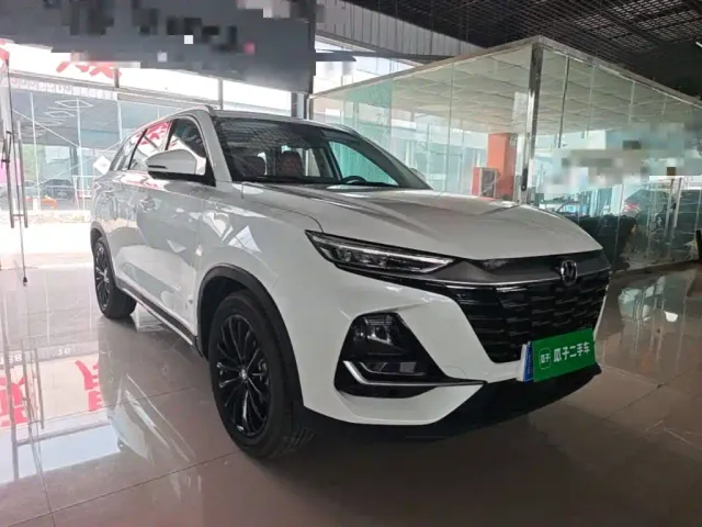 Changan CS75 — Фото автомобиля 3