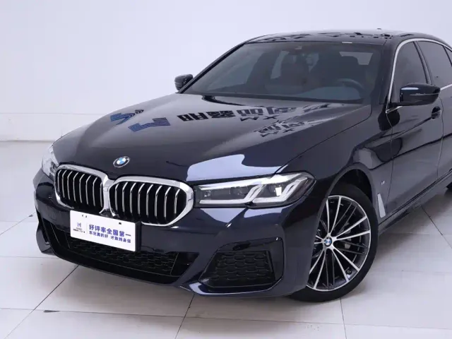 BMW 5 Series — Фото автомобиля 3