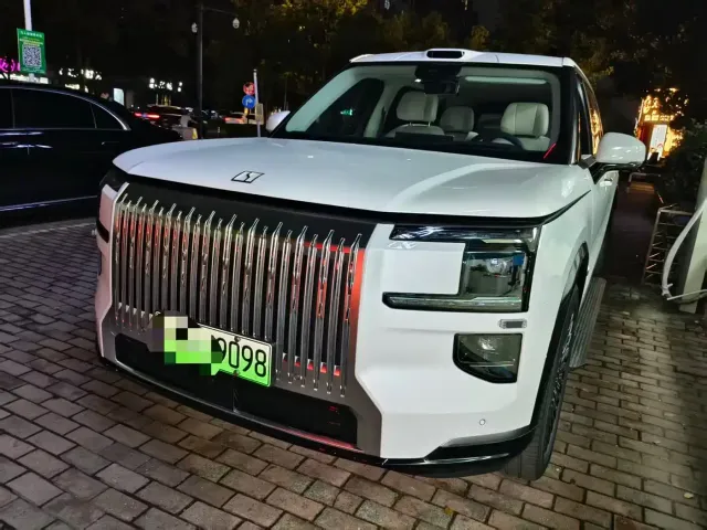 Фотография автомобиля — Zeekr 9X