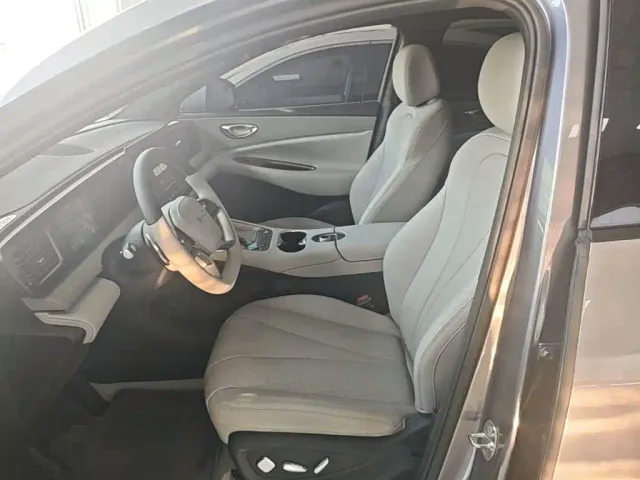 BYD Sealion 06 — Фото автомобиля 10