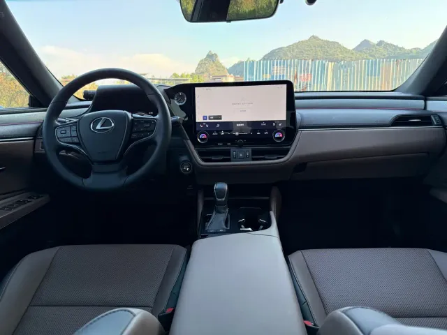 Lexus ES — Фото автомобиля 9