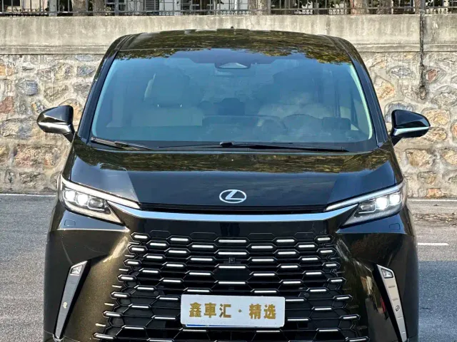 Lexus LM — Фото автомобиля 2