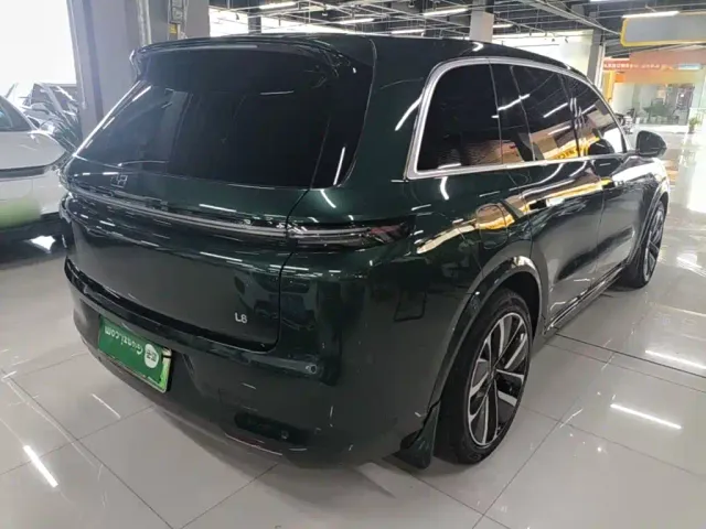 Li Auto L8 — Фото автомобиля 4