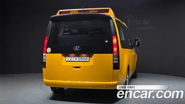 Hyundai Staria Staria L3.5 Школьный автобус — Фото автомобиля 3