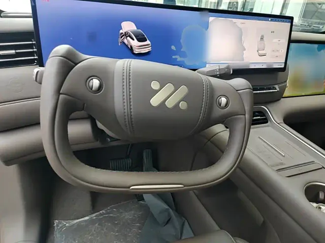 IM Motors LS6 — Фото автомобиля 10
