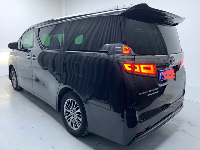 Toyota Vellfire — Фото автомобиля 3