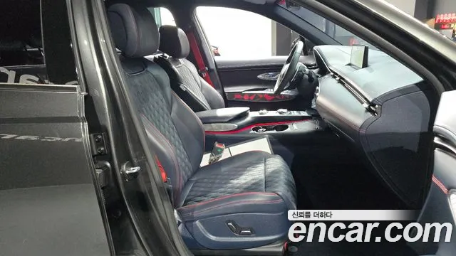 Genesis GV70 — Фото автомобиля 18
