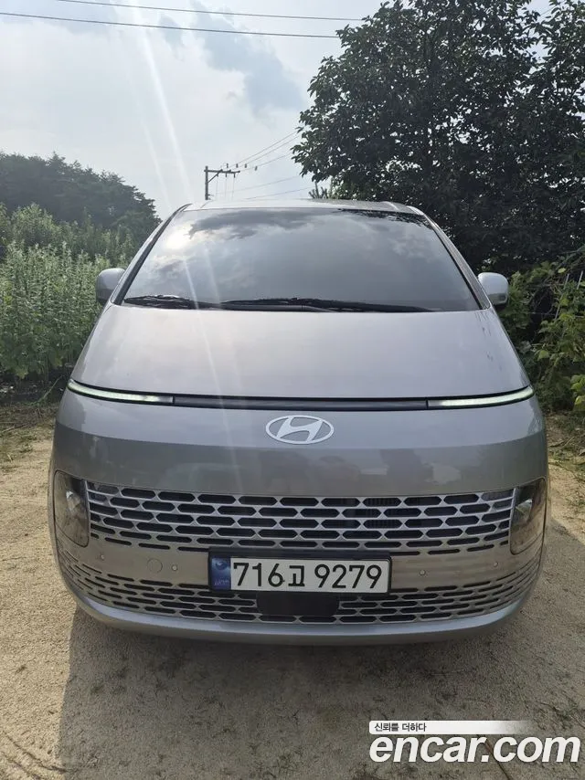 Фотография автомобиля — Hyundai Staria