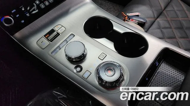 Genesis GV70 2.5T Бензин AWD — Фото автомобиля 9