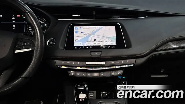 Cadillac XT4 — Фото автомобиля 16