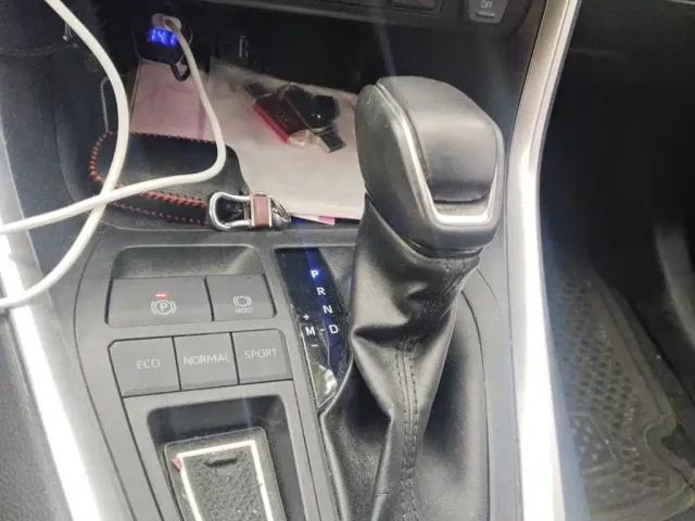 Toyota RAV4 — Фото автомобиля 10